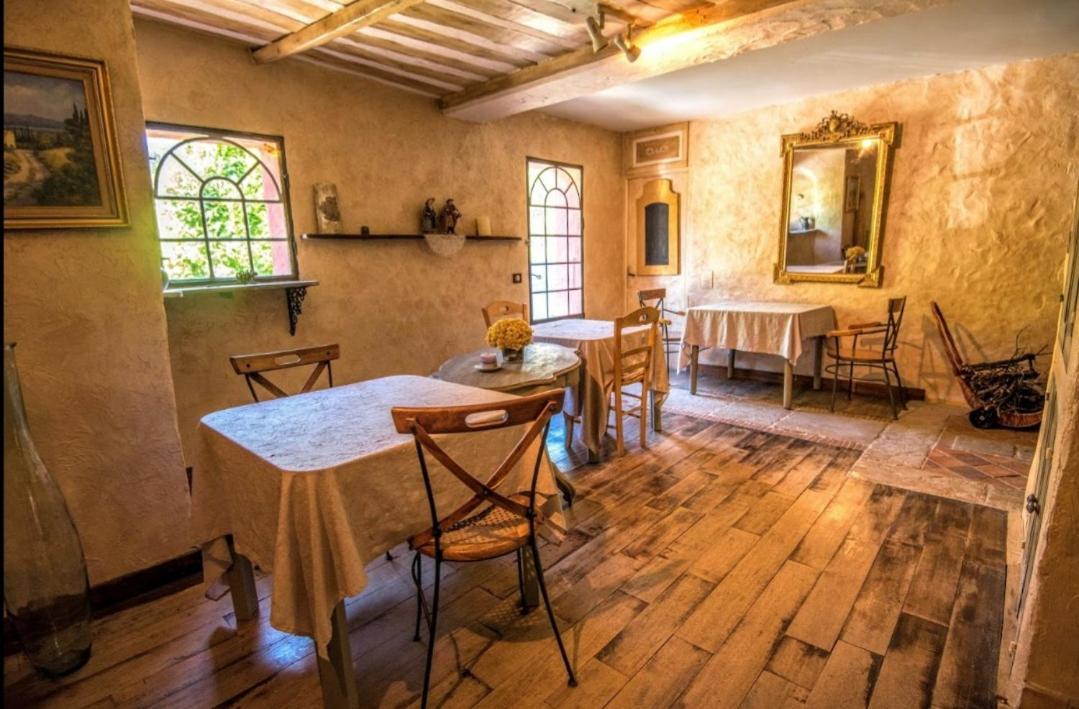 La Medievale Du Luberon Roussillon en Isere Zewnętrze zdjęcie