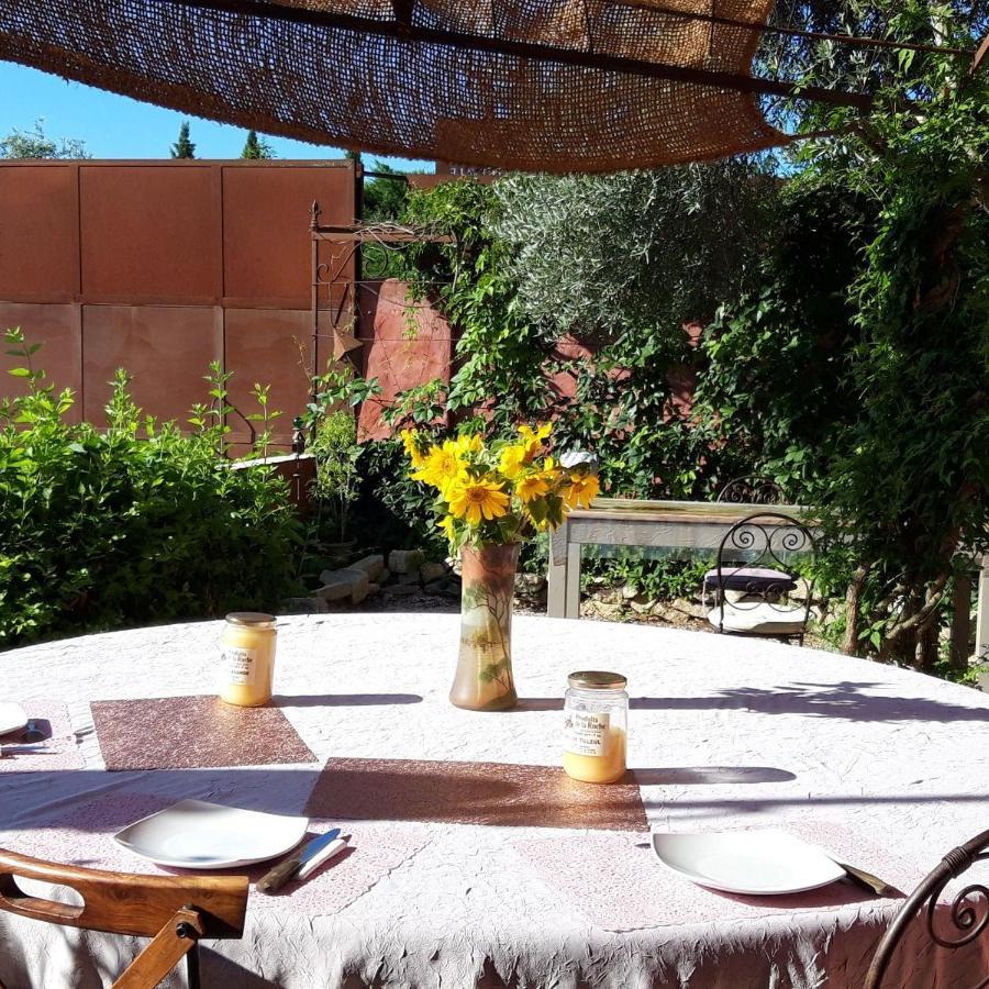 La Medievale Du Luberon Roussillon en Isere Zewnętrze zdjęcie